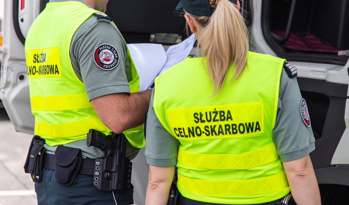 Polacy coraz częściej donoszą fiskusowi. Do skarbówki trafiają dziesiątki tysięcy zgłoszeń